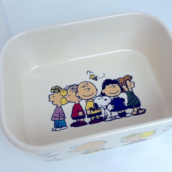 Peanuts Snoopy Stoneware Lunch Box 32 oz. With Lid Storage with Lid - Picture 14 of 16
